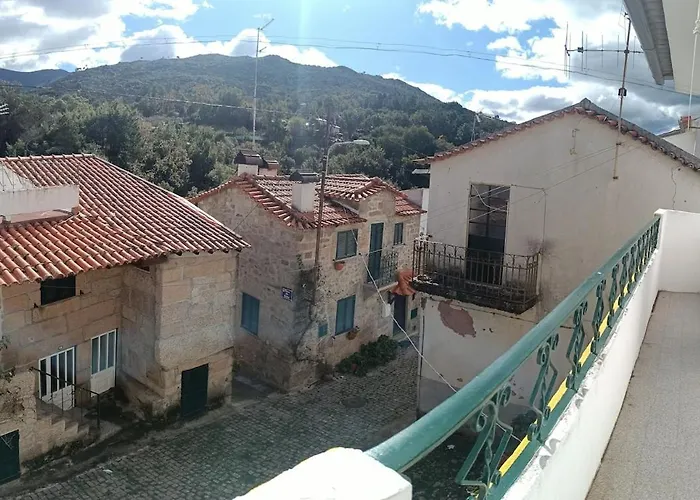 Casa Amarela - Aldeias - Serra Da Estrela Gouveia (Guarda)